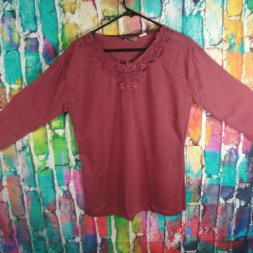 NWT Size Medium Red Gitano Woman's Blouse